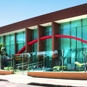 O design moderno e a infraestrutura sólida realçam o escritório de Aracaju/SE.